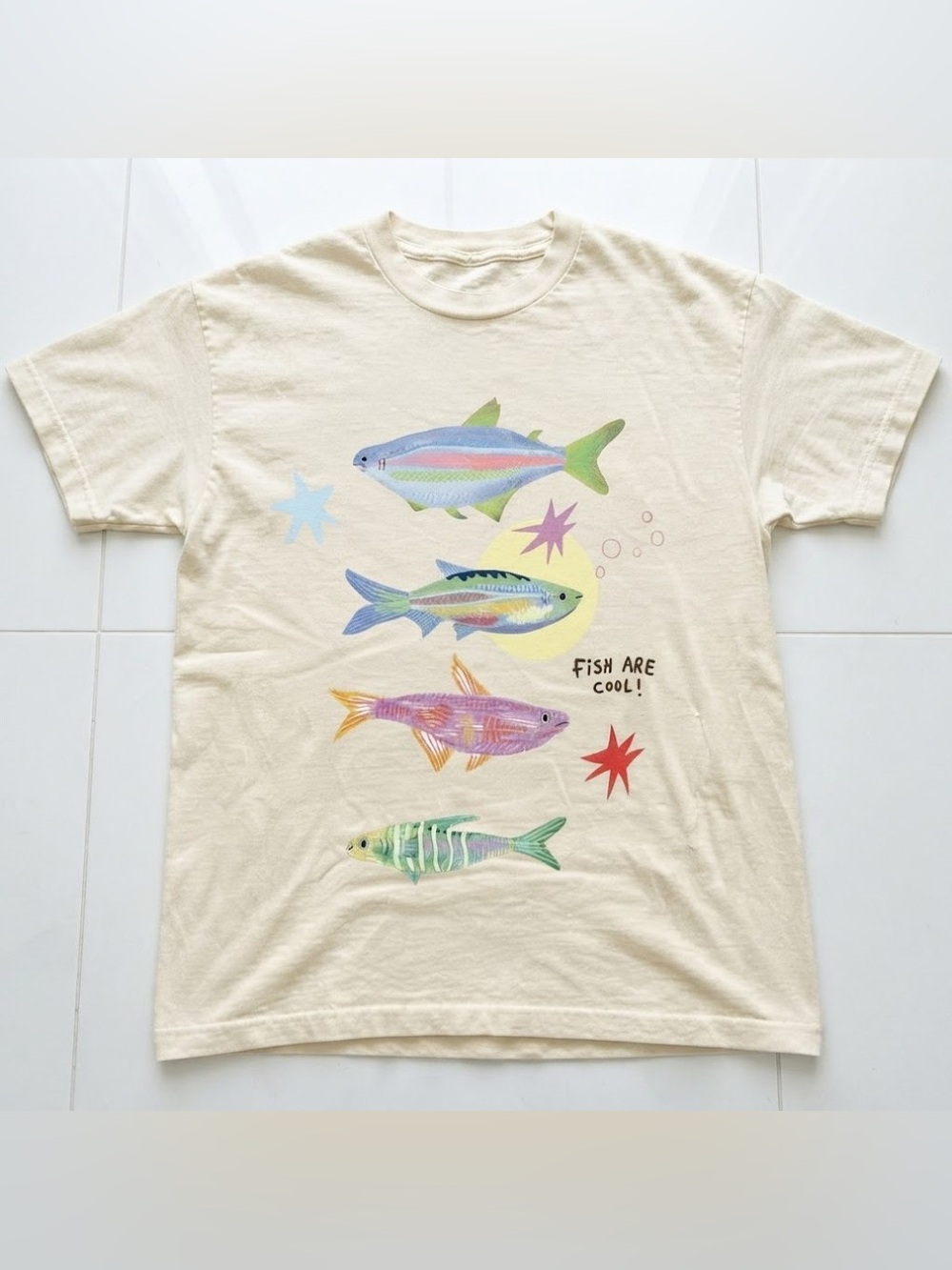 Vintage Cream 'Fish Are Cool' Graphic Tee with Multicolor Fish Design